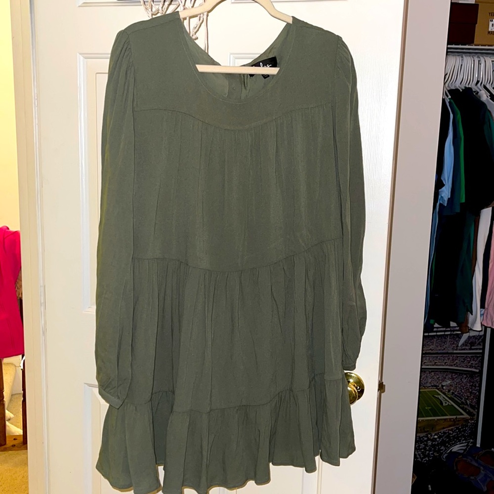 NWT olive green long sleeved dress from Lulu’s.